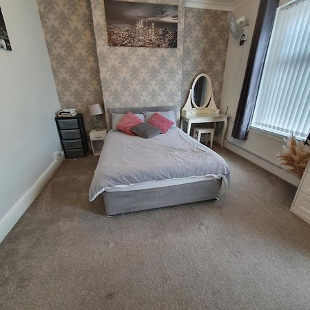 Private Luxury Double Room In Кардифф Экстерьер фото