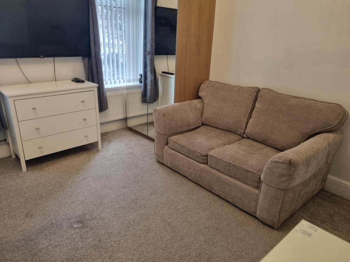Private Luxury Double Room In Кардифф Экстерьер фото