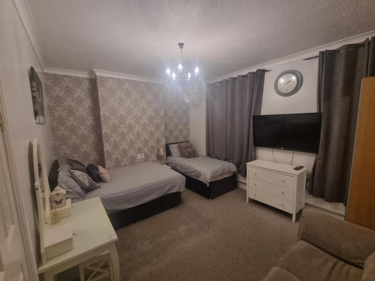 Private Luxury Double Room In Кардифф Экстерьер фото
