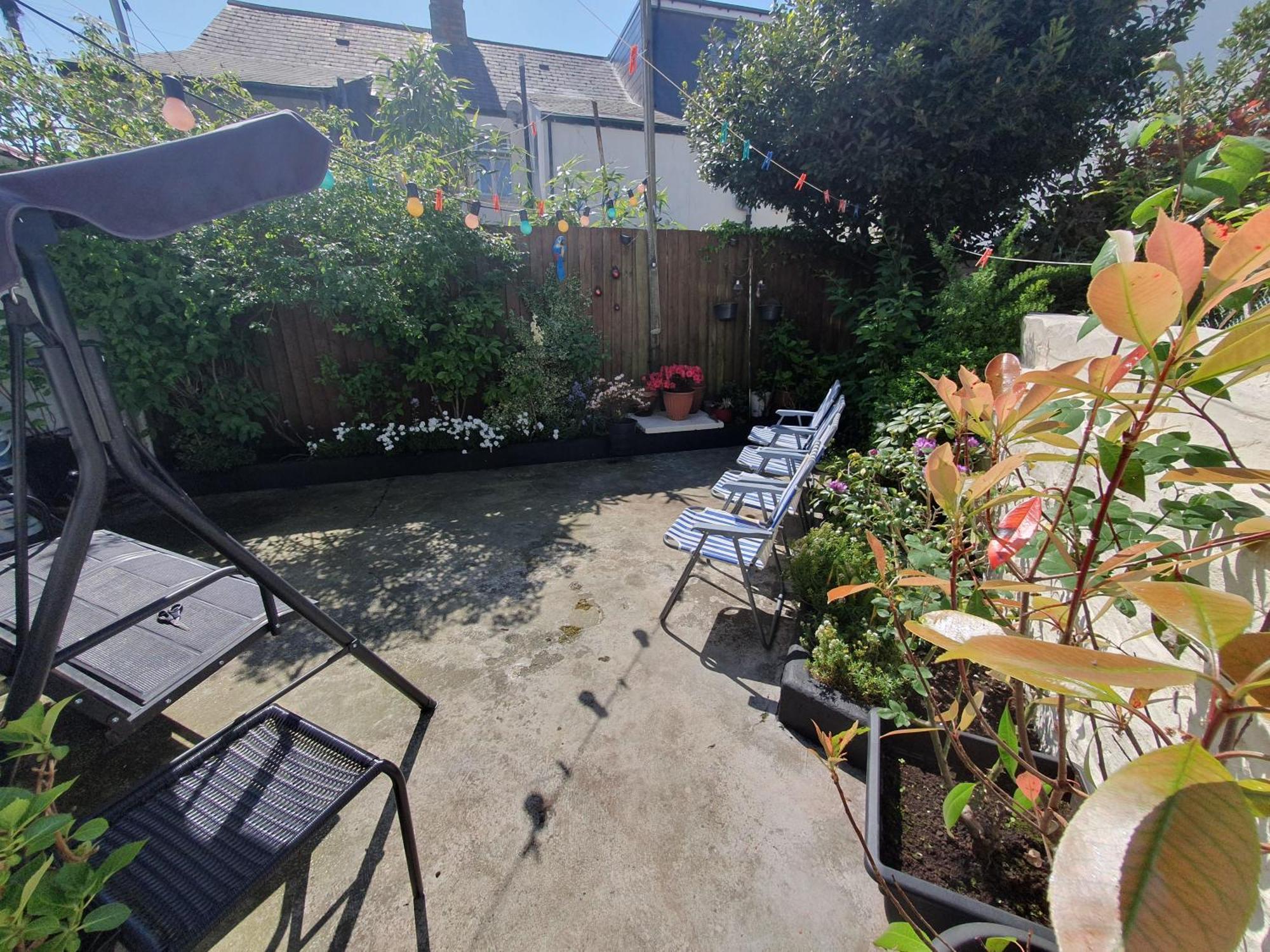 Private Luxury Double Room In Кардифф Экстерьер фото